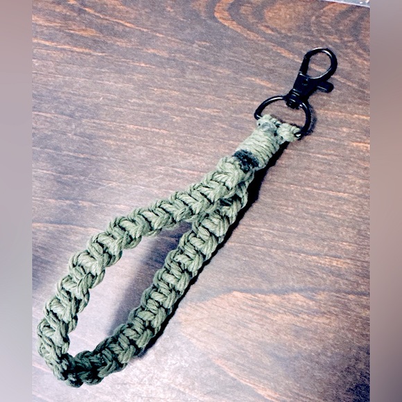 🆕Handmade w/L💋VE:Cotton Macrame Wristlet🗝Chain - Picture 11 of 16